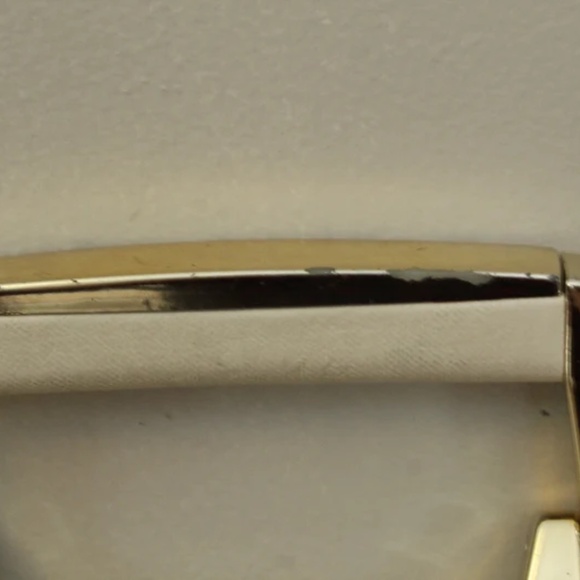 1980's Calego Brand White Eelskin Ladies Folio Bag with Shoulder Strap - Picture 5 of 6